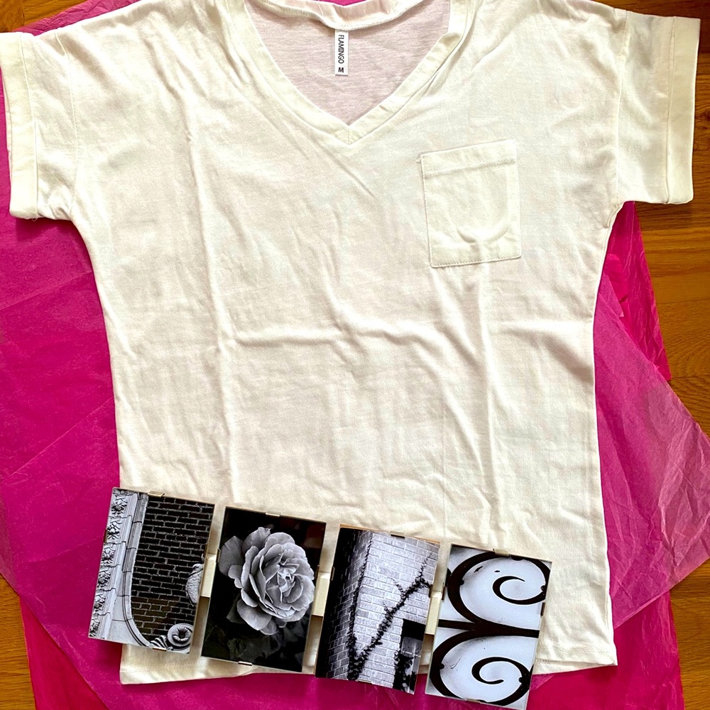 ❤️SHORT SLEEVE V-NECK TEE❤️